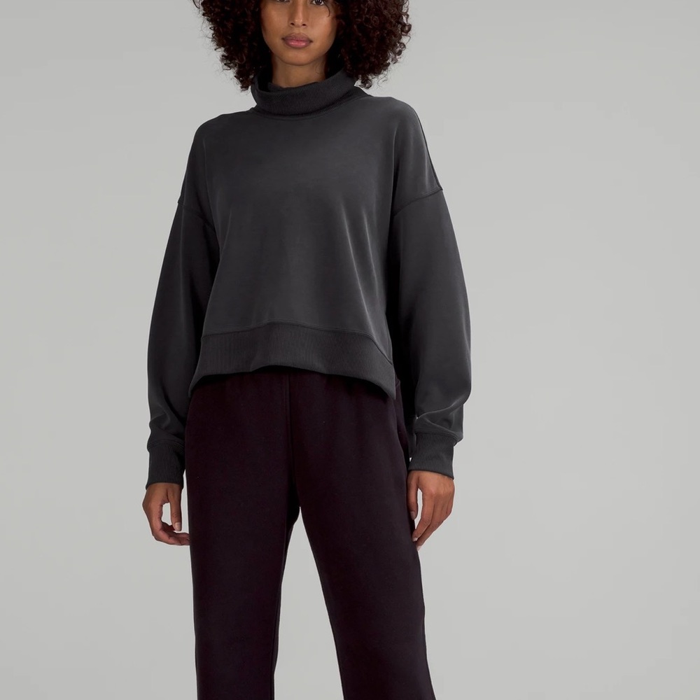 nwot lululemon softstream turtleneck